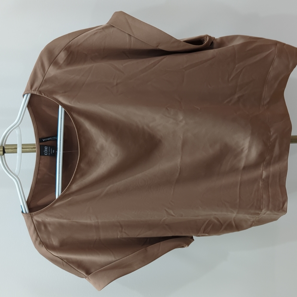 ICŌNE Crop Top